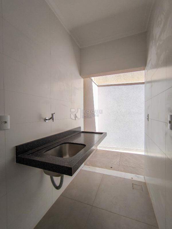 Casa em condomínio à venda no bairro Parque Residencial Roland: LAVANDERIA