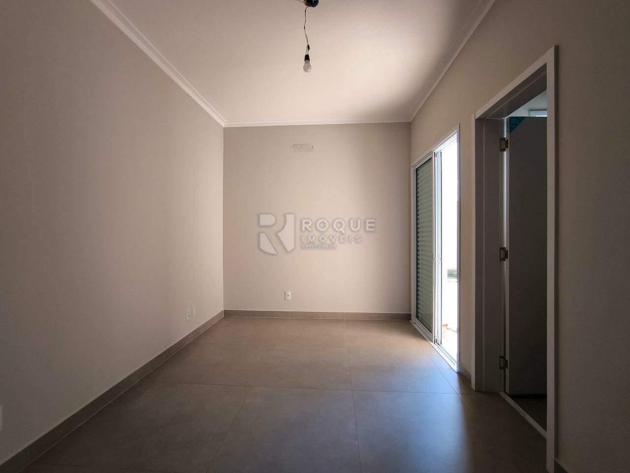 Casa em condomínio à venda no bairro Parque Residencial Roland: SUÍTE 1