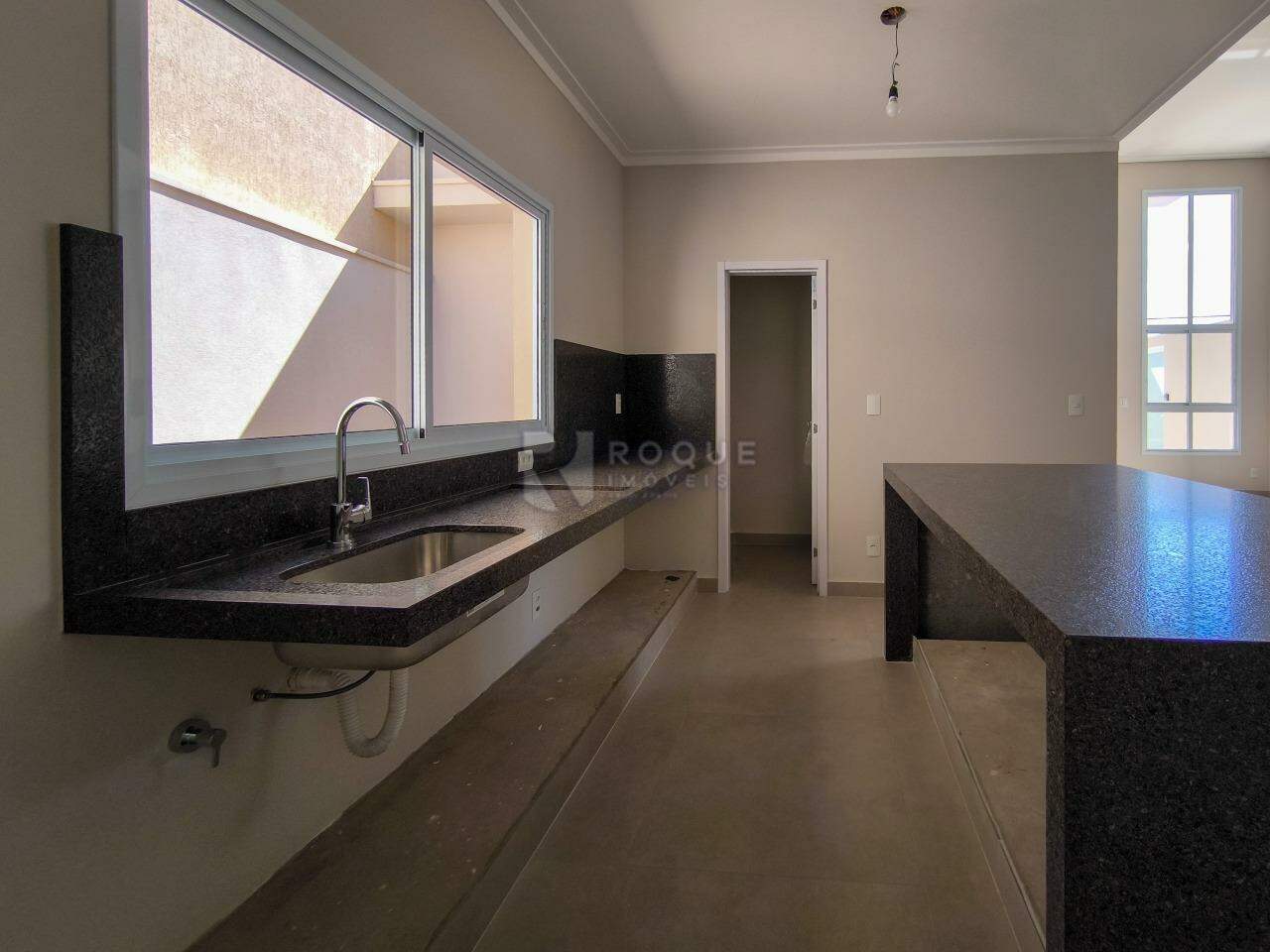 Casa em condomínio à venda no bairro Parque Residencial Roland: COZINHA