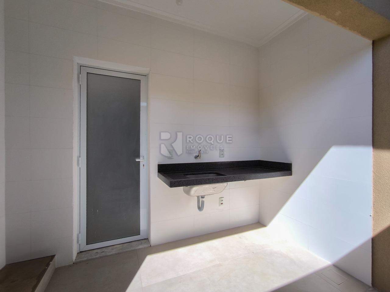 Casa em condomínio à venda no bairro Parque Residencial Roland: LAVANDERIA
