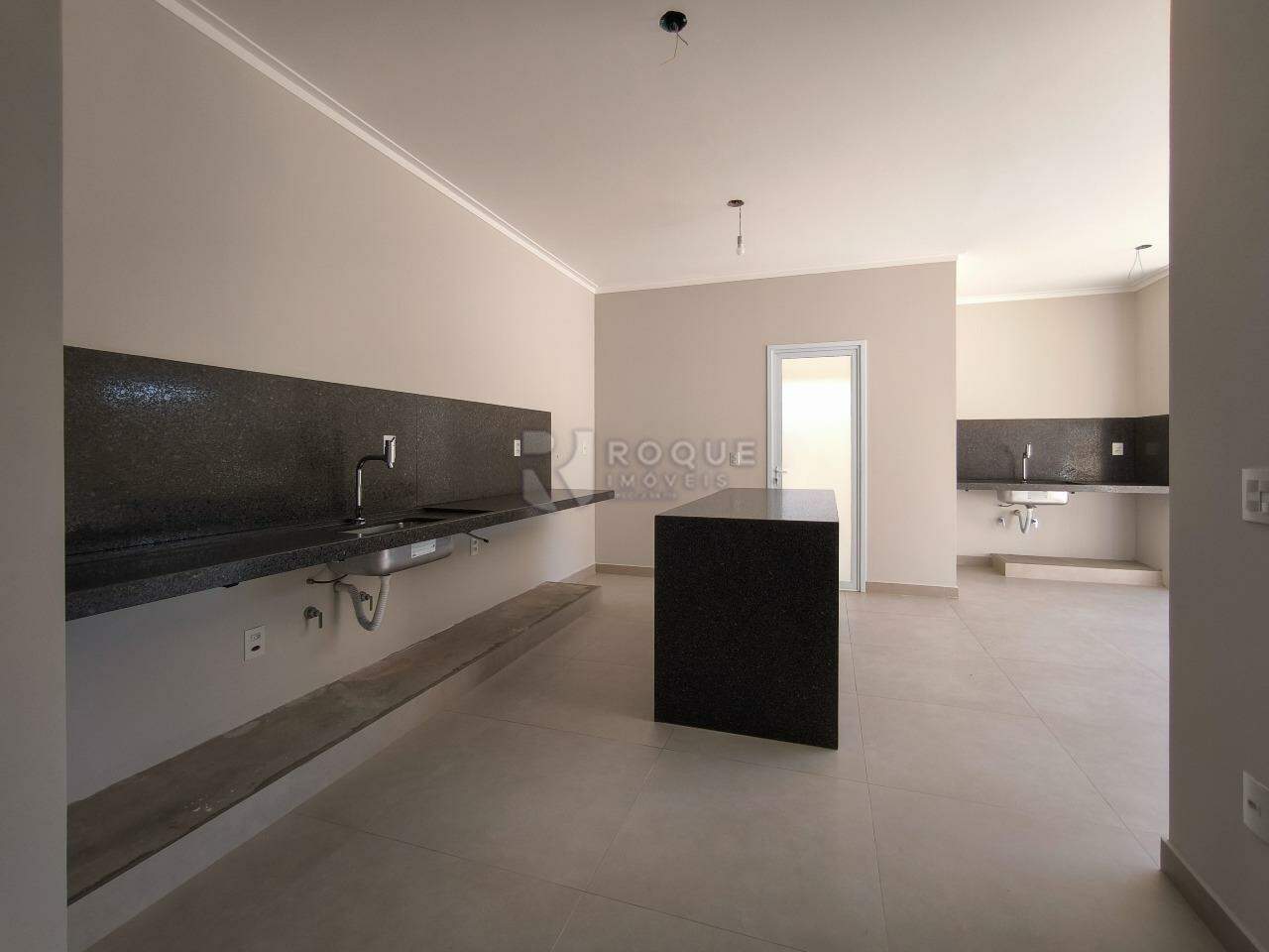 Casa em condomínio à venda no bairro Parque Residencial Roland: COZINHA