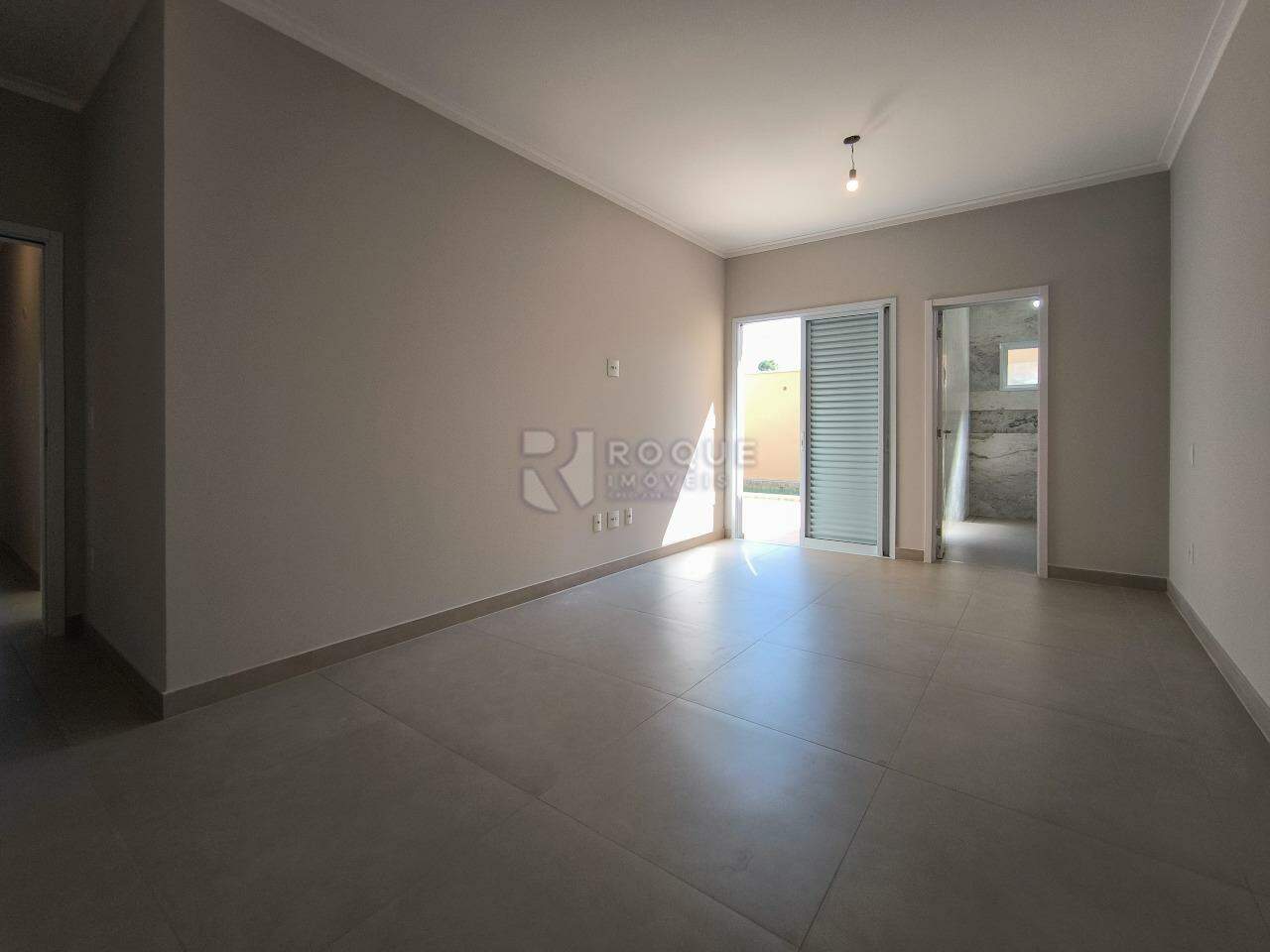 Casa em condomínio à venda no bairro Parque Residencial Roland: SUÍTE 1