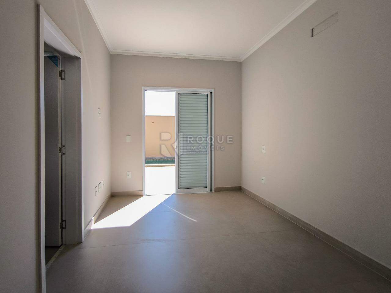 Casa em condomínio à venda no bairro Parque Residencial Roland: SUÍTE 2