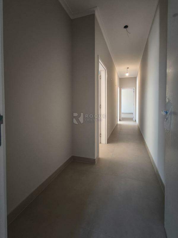 Casa em condomínio à venda no bairro Parque Residencial Roland: CORREDOR INTERNO