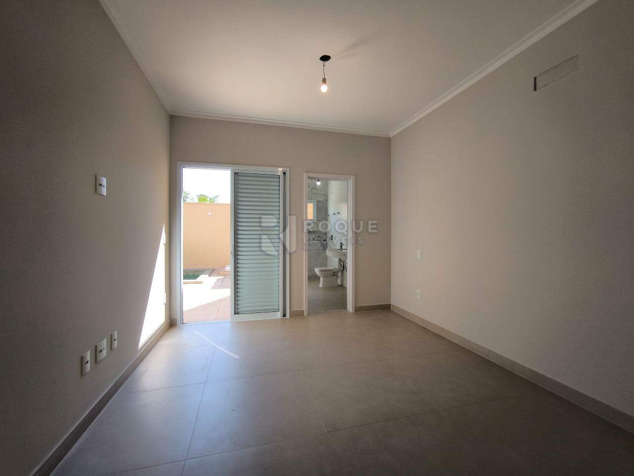 Casa em condomínio à venda no bairro Parque Residencial Roland: SUÍTE 1