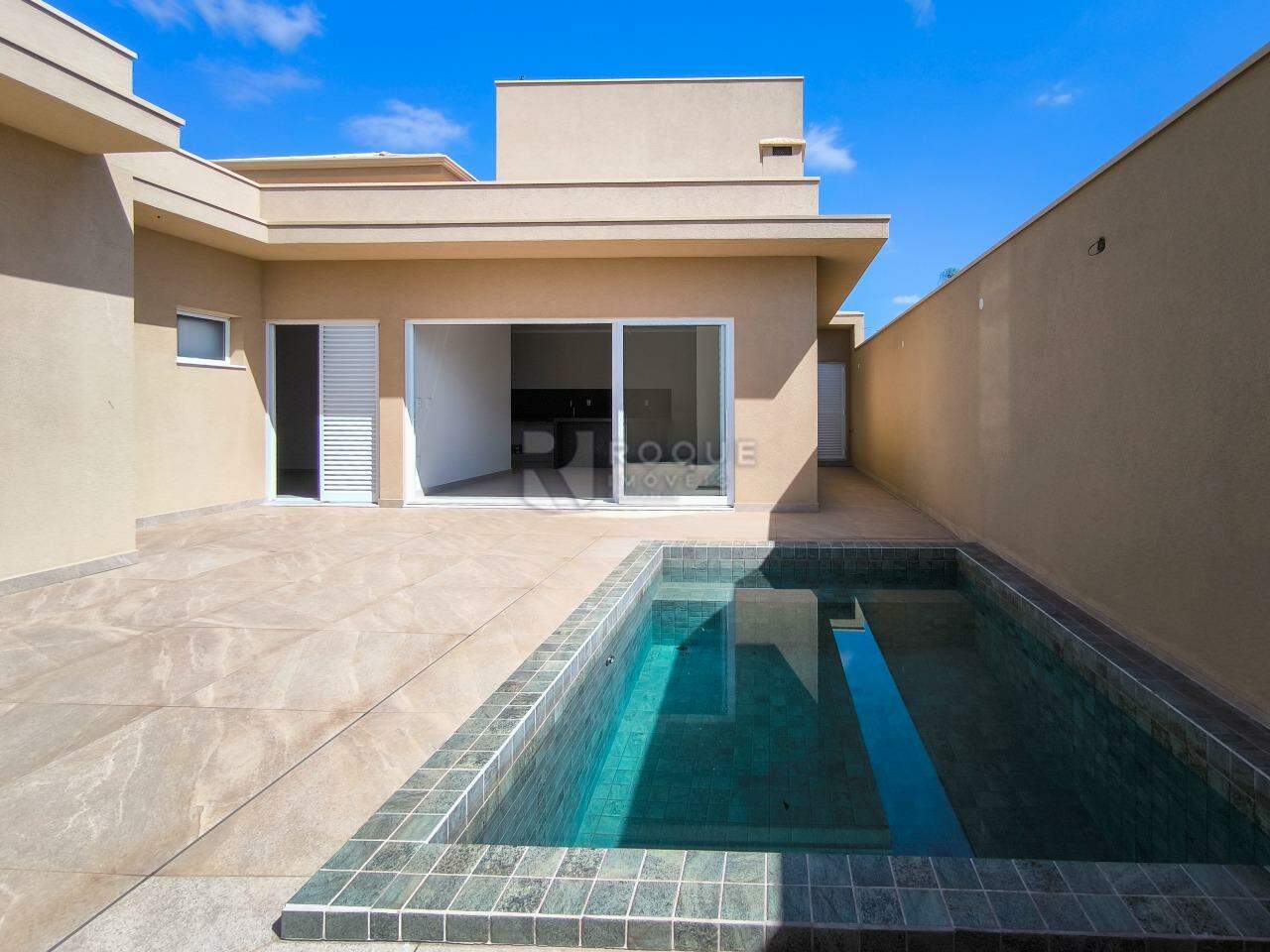 Casa em condomínio à venda no bairro Parque Residencial Roland: PISCINA
