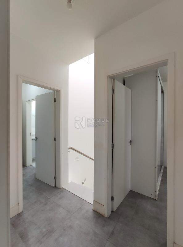 Casa em condomínio para aluguel no bairro Jardim Montezuma: Hall segundo andar 