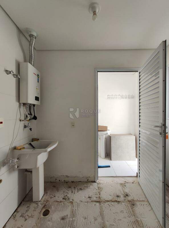 Casa em condomínio para aluguel no bairro Jardim Montezuma: Área de serviço 