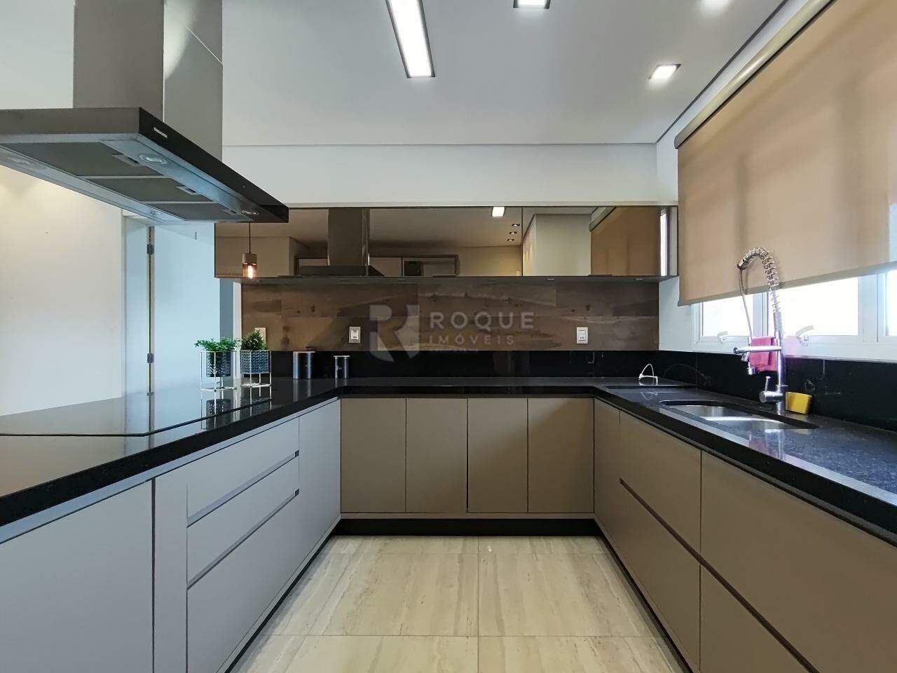 Apartamento à venda no bairro Jardim Aquárius: Cozinha