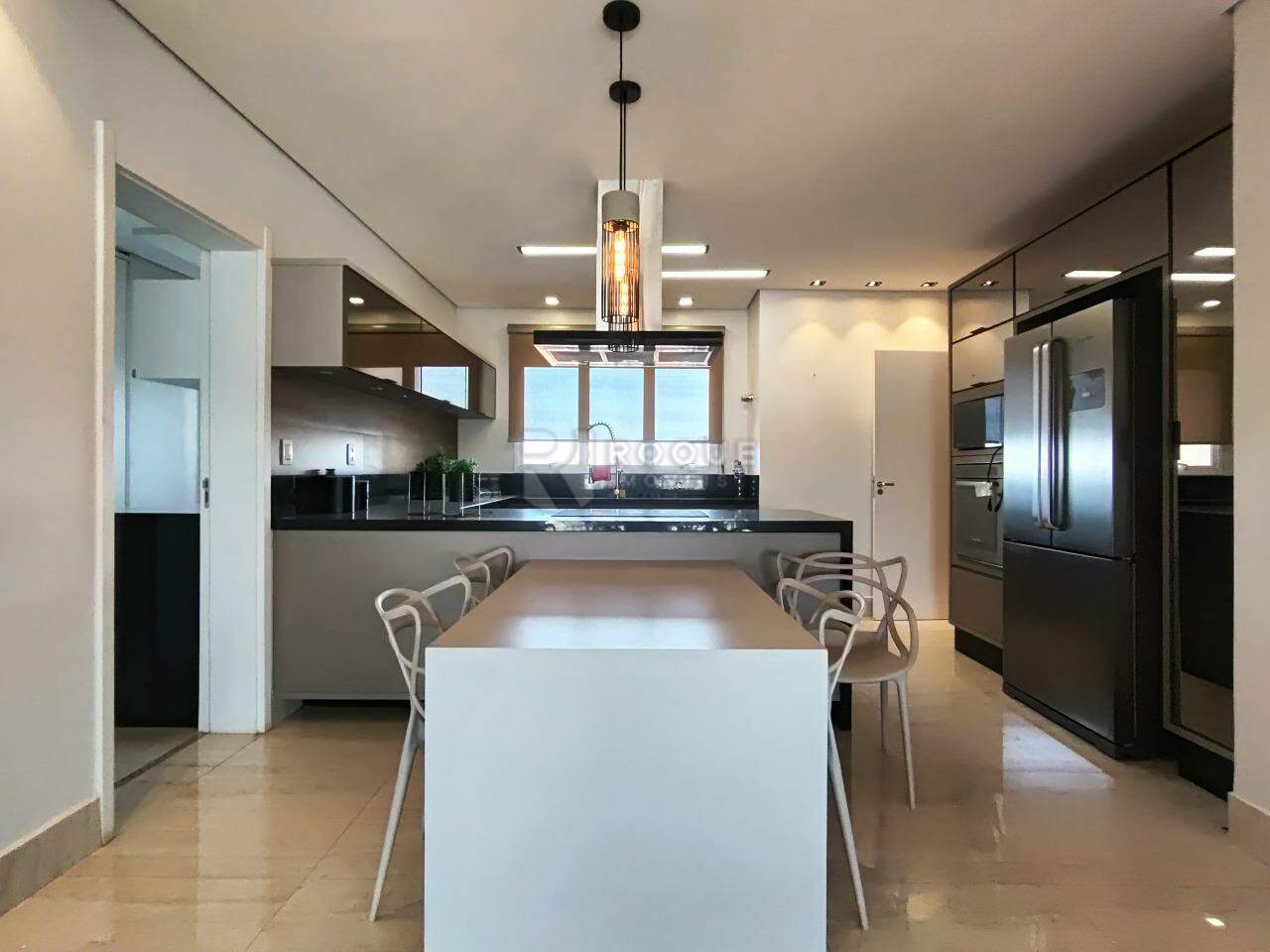 Apartamento à venda no bairro Jardim Aquárius: Cozinha