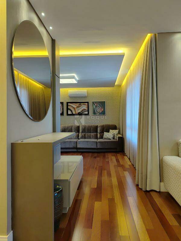 Apartamento à venda no bairro Jardim Aquárius: Hall