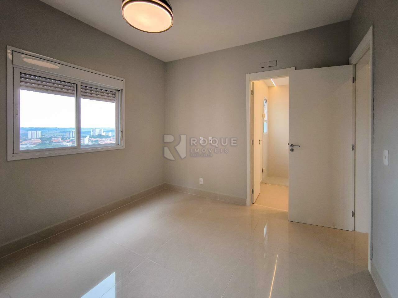 Apartamento à venda no bairro Jardim Senador Vergueiro: SUÍTE