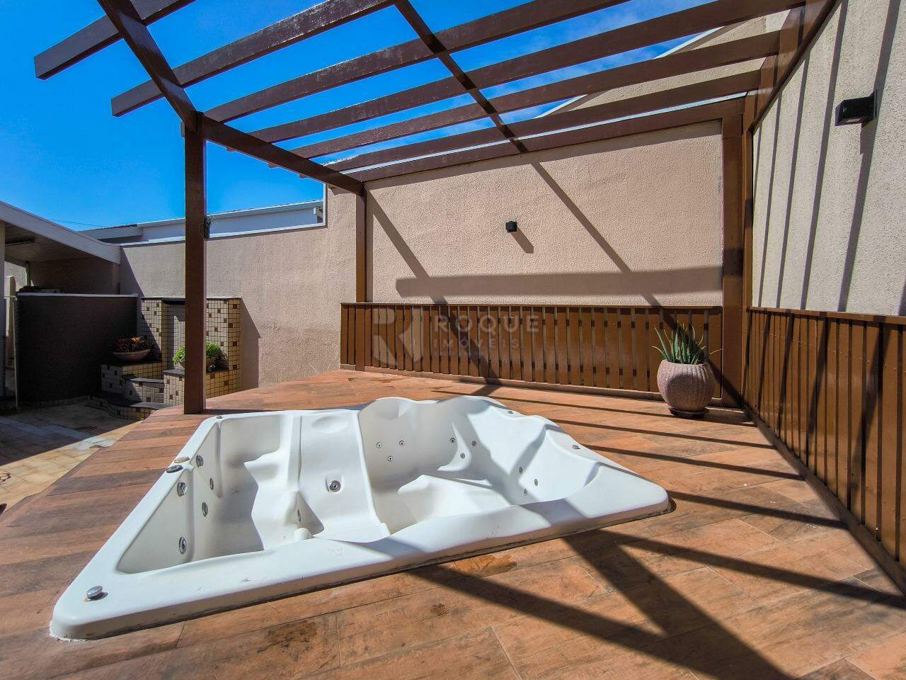 Casa Residencial à venda no bairro Parque Egisto Ragazzo: BANHEIRA HIDRO MASSAGEM