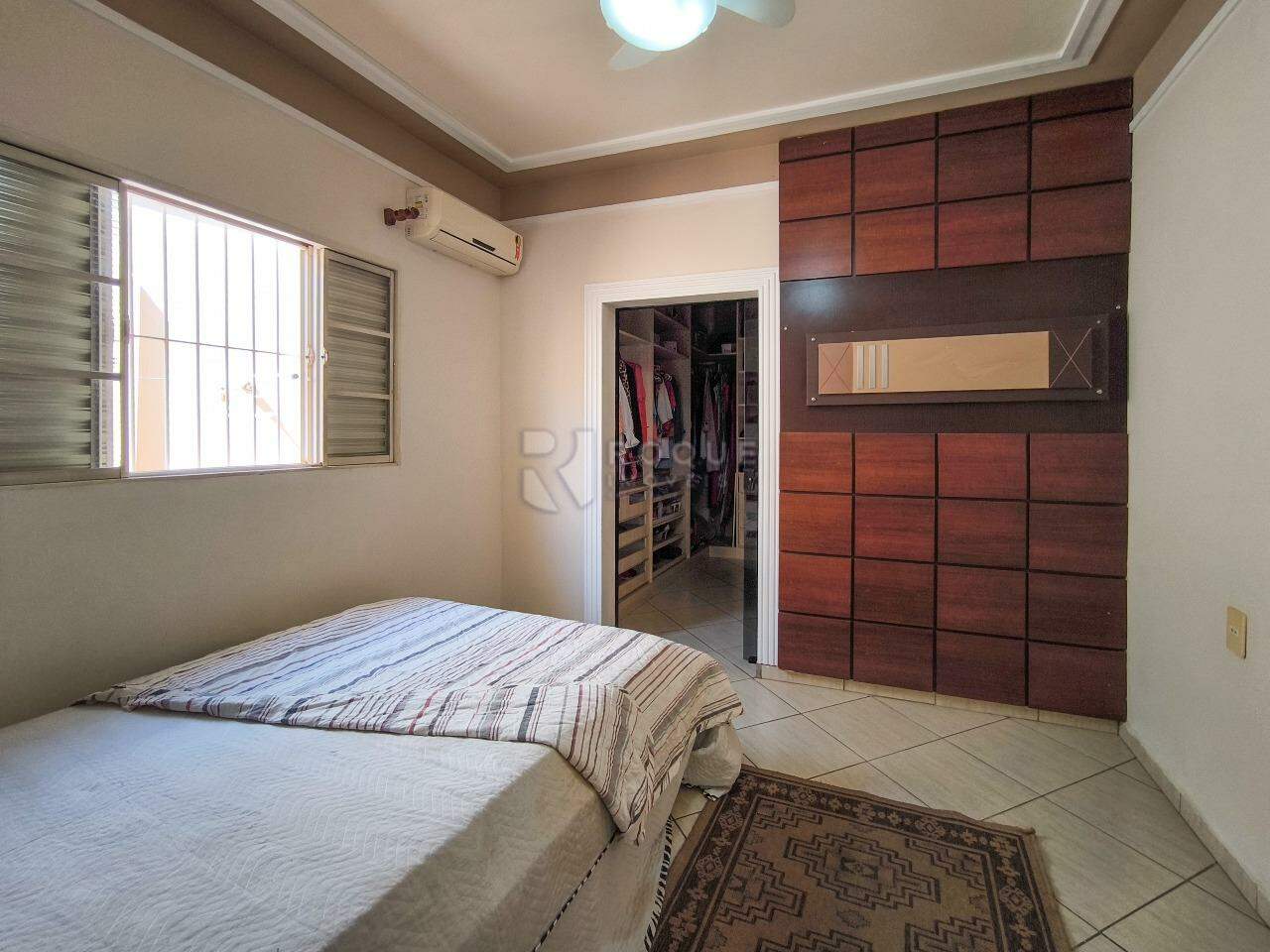 Casa Residencial à venda no bairro Parque Egisto Ragazzo: SUÍTE