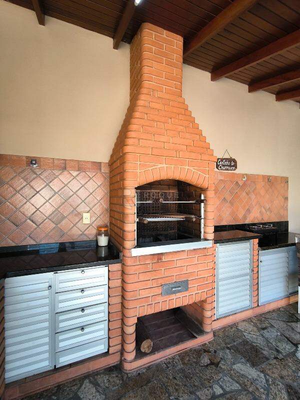 Casa Residencial à venda no bairro Parque Egisto Ragazzo: CHURRASQUEIRA
