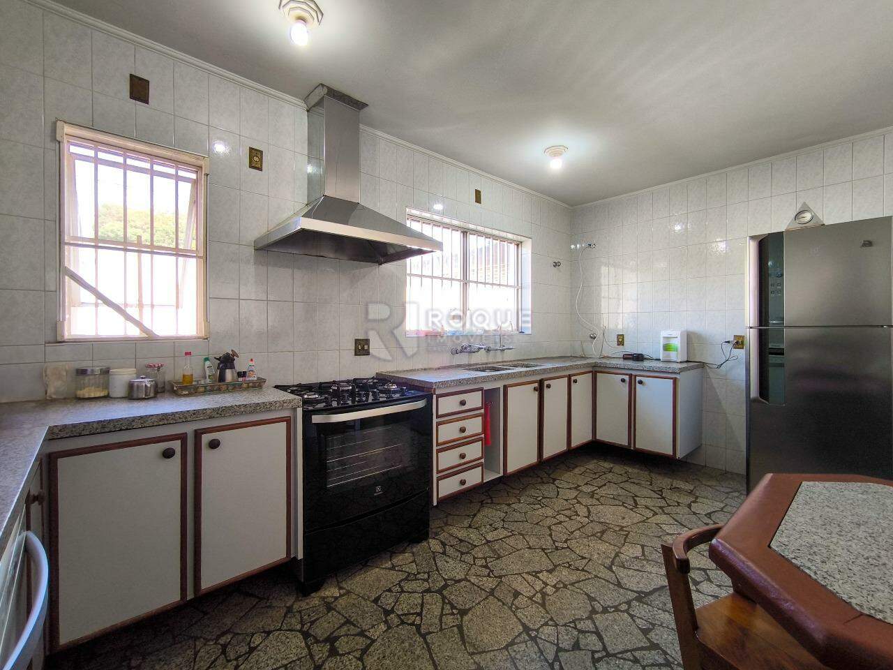 Casa em condomínio à venda no bairro Parque São Bento: COZINHA