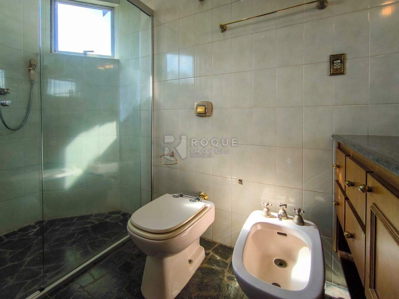 Casa em condomínio à venda no bairro Parque São Bento: WC SUÍTE