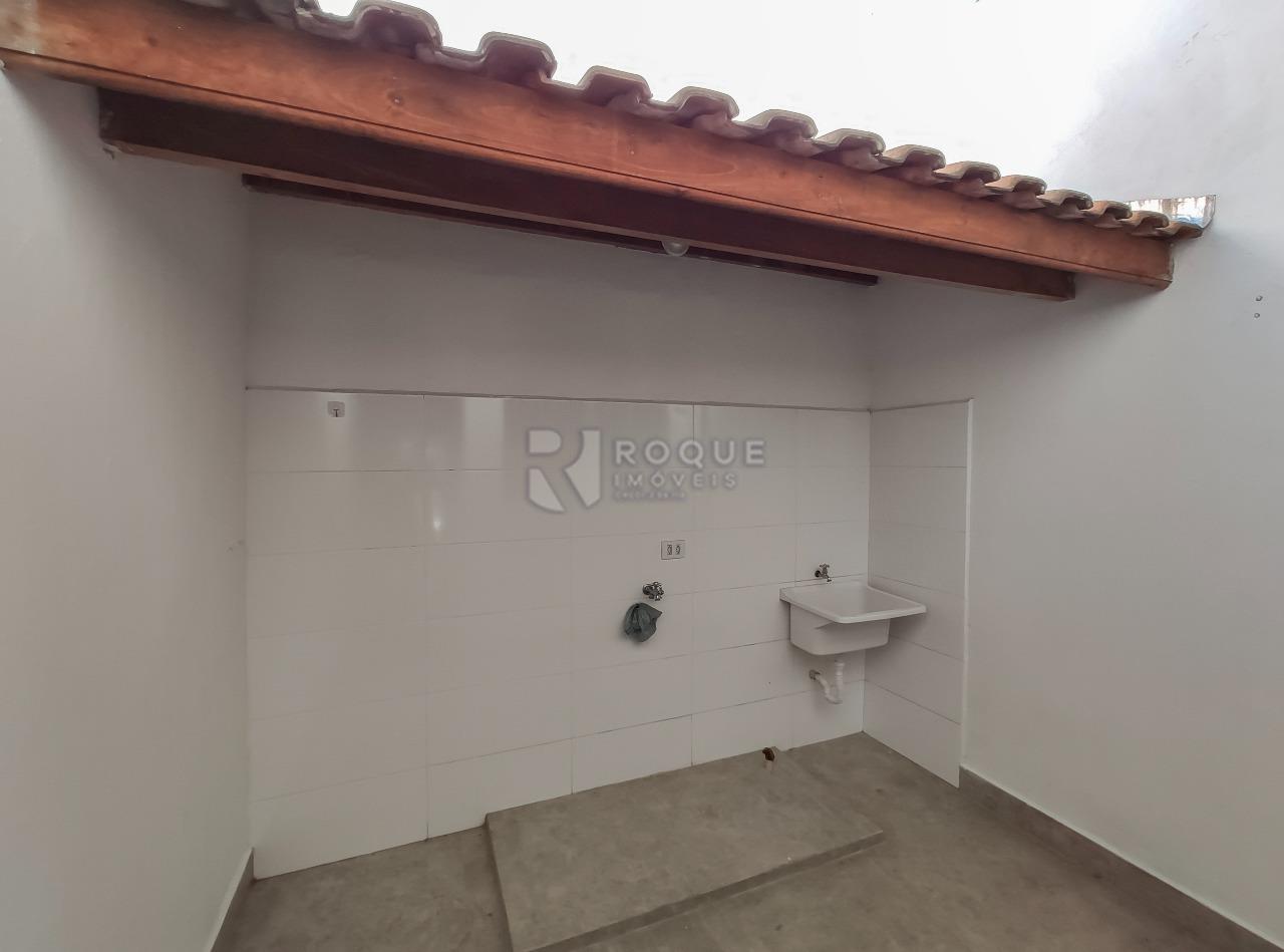 Casa Residencial para aluguel no bairro Parque Residencial Aeroporto: Área de serviço 