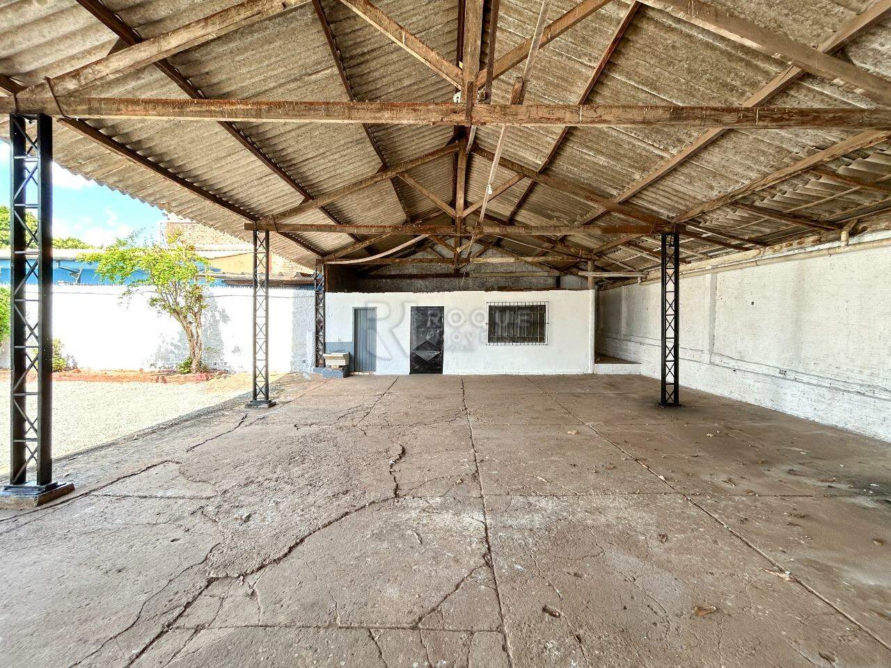 Barracão/Galpão para aluguel no bairro Jardim Glória: Galpão 