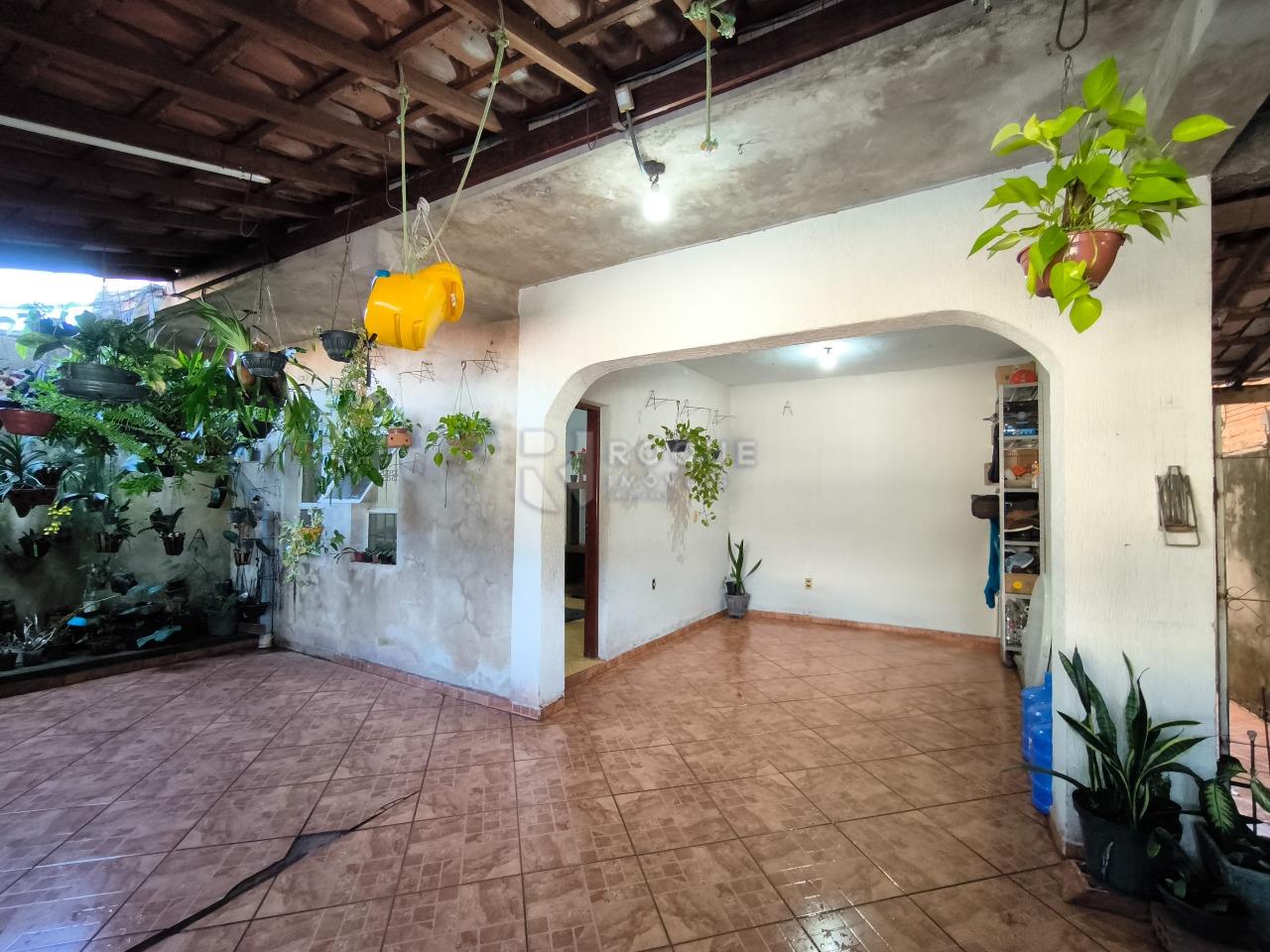 Casa Residencial à venda no bairro Jardim Residencial Dona Santina Paroli Peccinini: GARAGEM