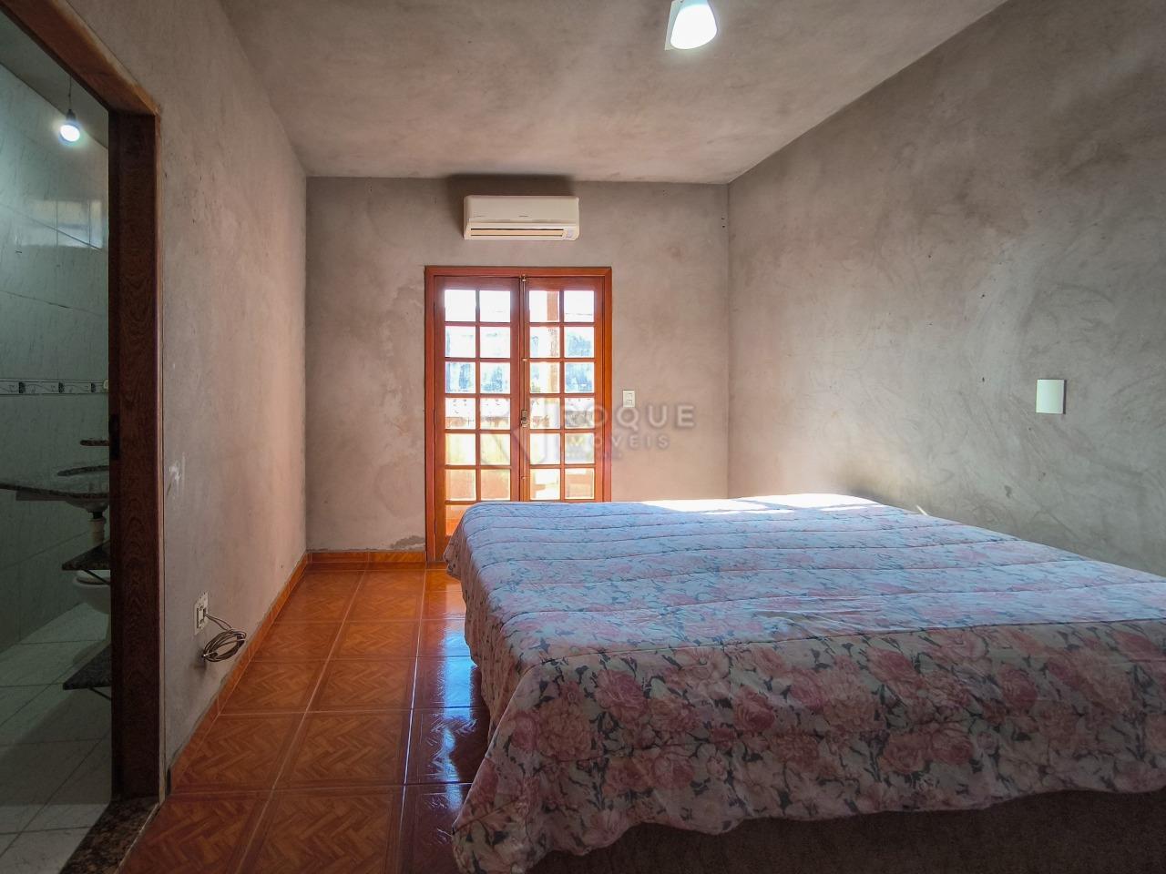 Casa Residencial à venda no bairro Jardim Residencial Dona Santina Paroli Peccinini: SUÍTE