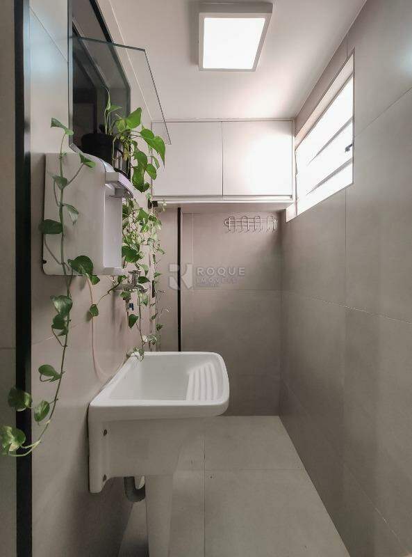 Apartamento à venda no bairro Vila Labaki: Área de serviço 