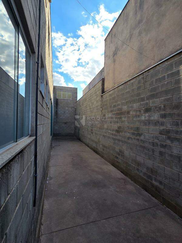 Barracão/Galpão para aluguel no bairro Jardim Residencial Campo Novo: Acesso lateral