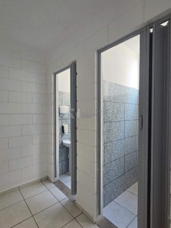 Barracão/Galpão para aluguel no bairro Jardim Residencial Campo Novo: Hall WC