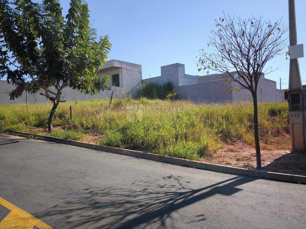 Terreno à venda no bairro Jardim Marajoara: FRENTE