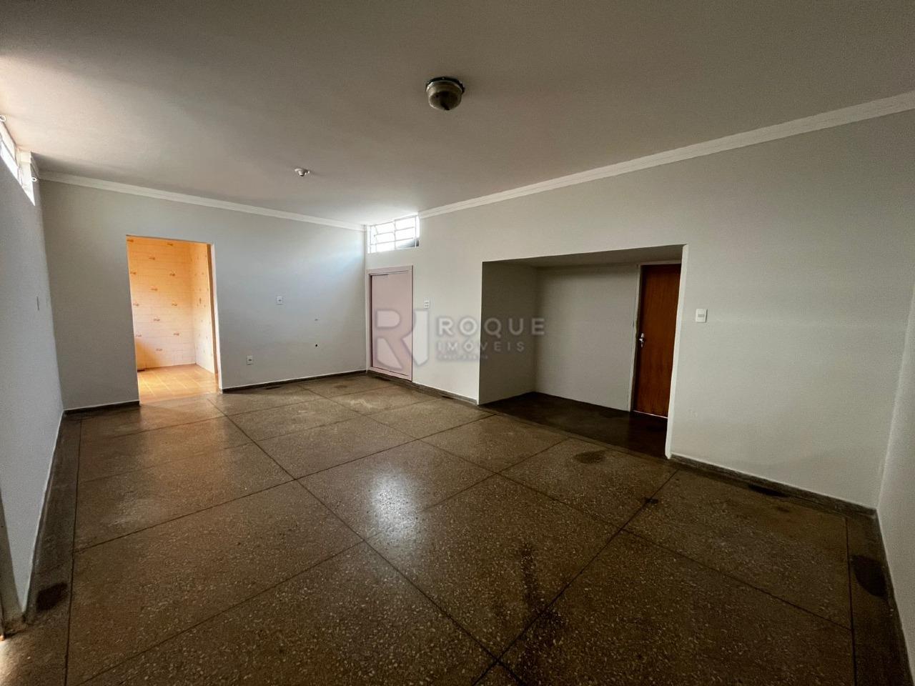 Casa Residencial à venda no bairro Vila São João: SALÃO