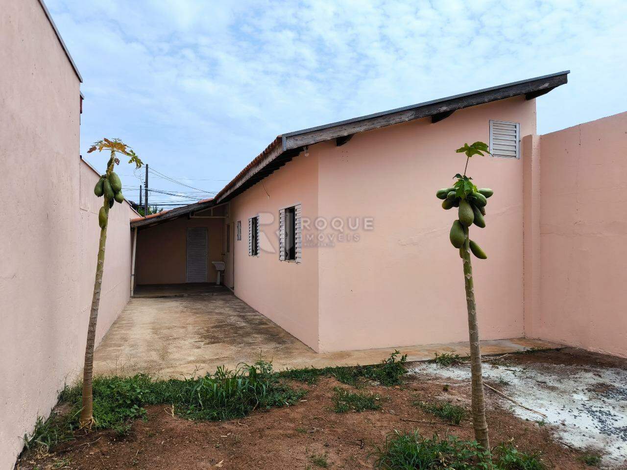 Casa em condomínio à venda no bairro Jardim Ouro Verde: FUNDOS