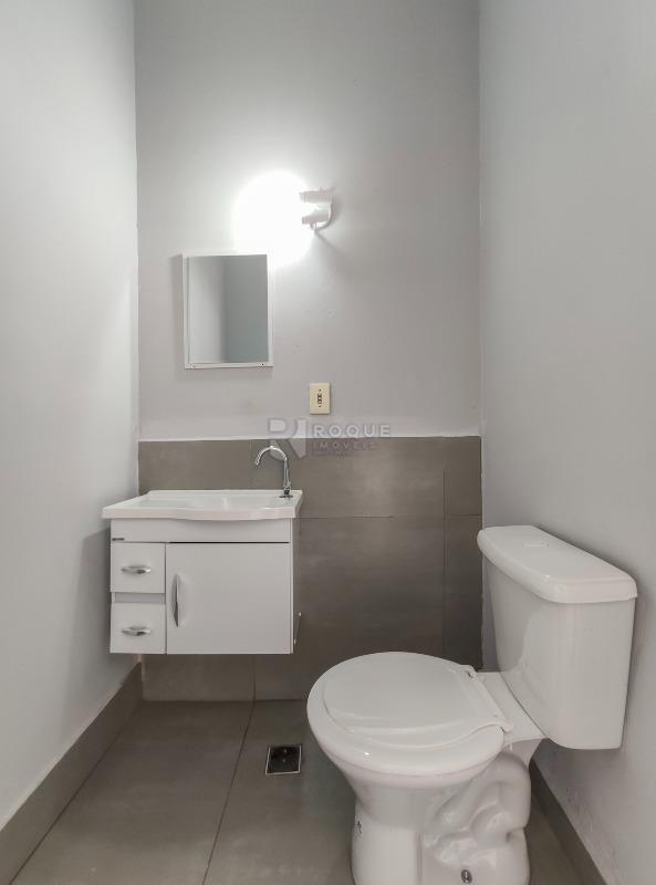 Salão para aluguel no bairro Vila Cristovam: WC social 