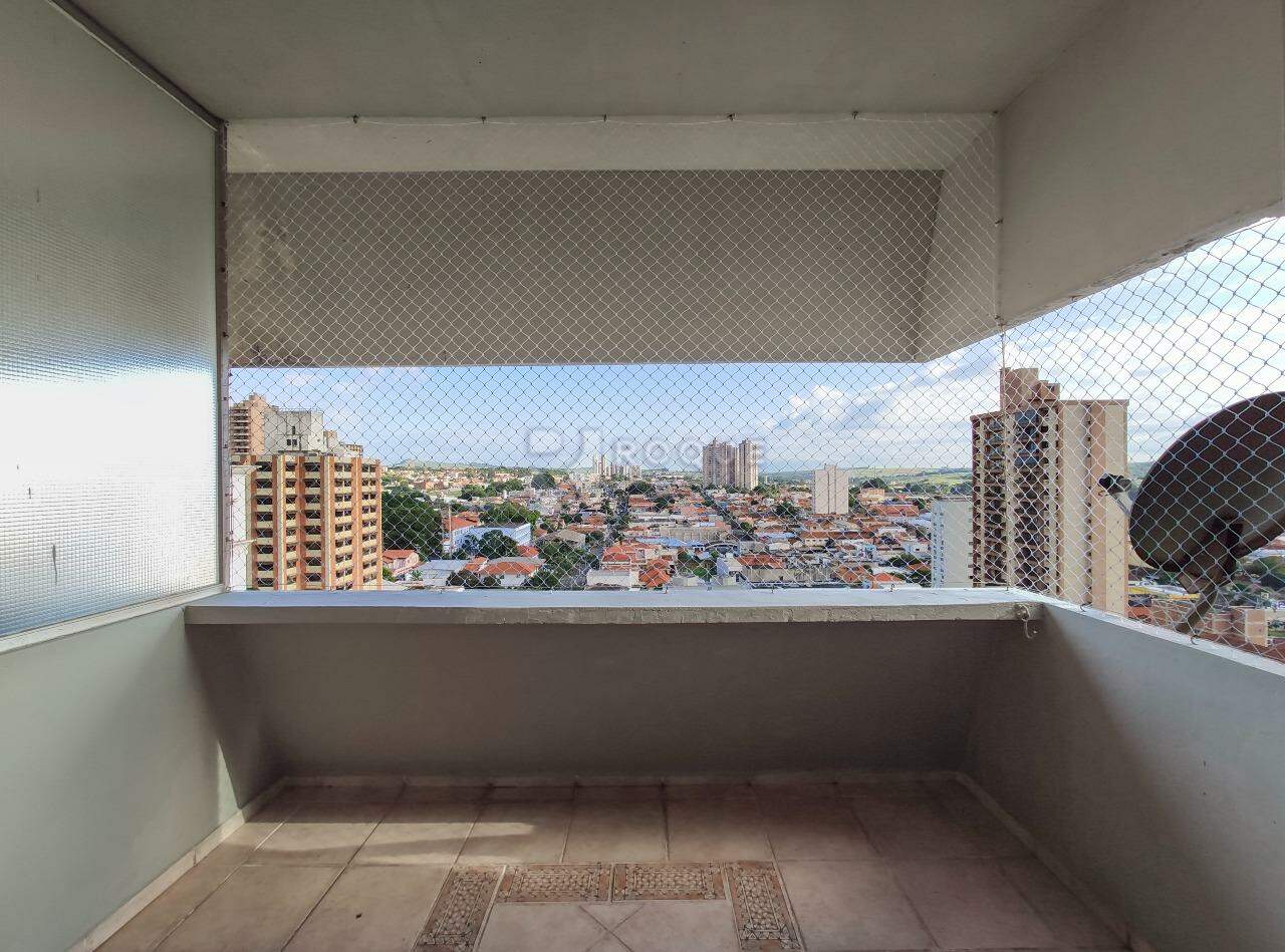 Apartamento para aluguel no bairro Centro: Sacada 