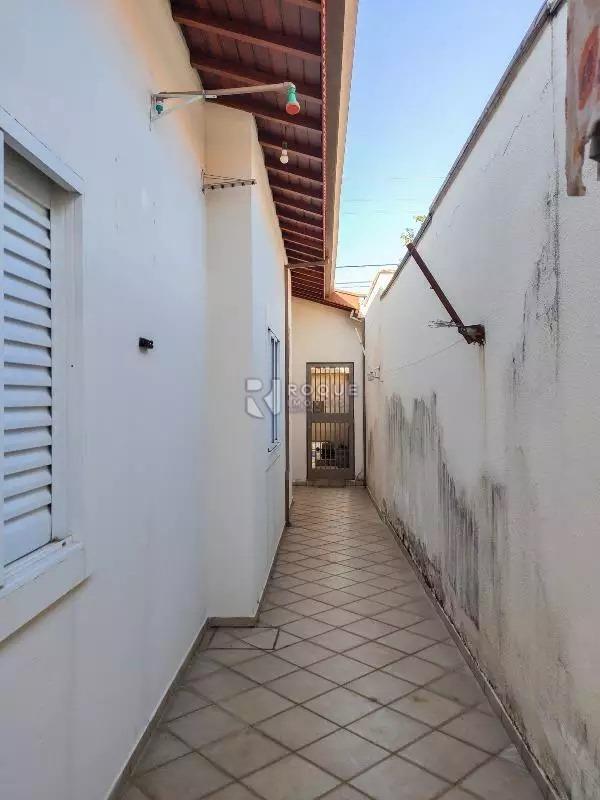 Casa Residencial à venda no bairro Parque Real: 