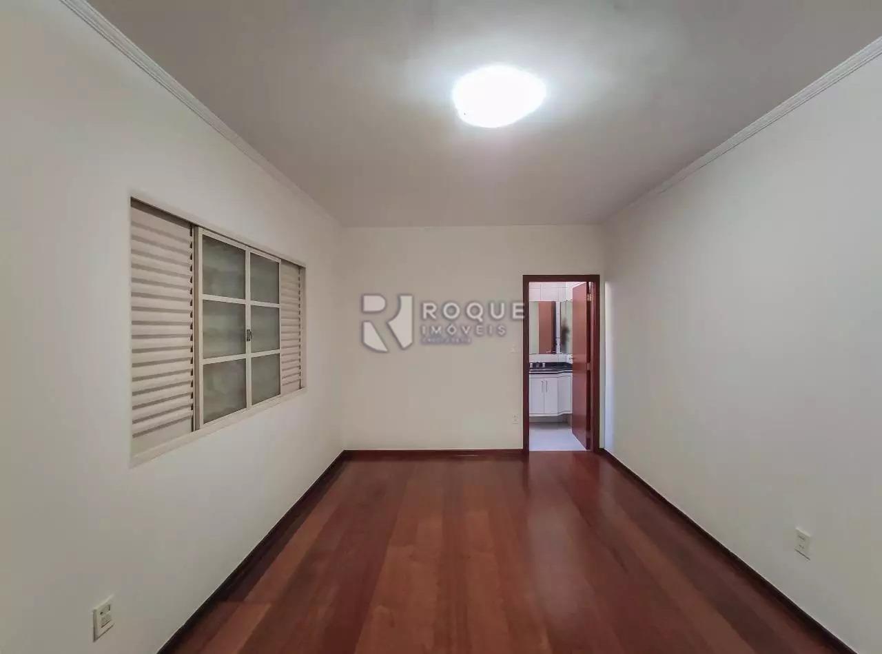 Casa Residencial à venda no bairro Parque Real: 