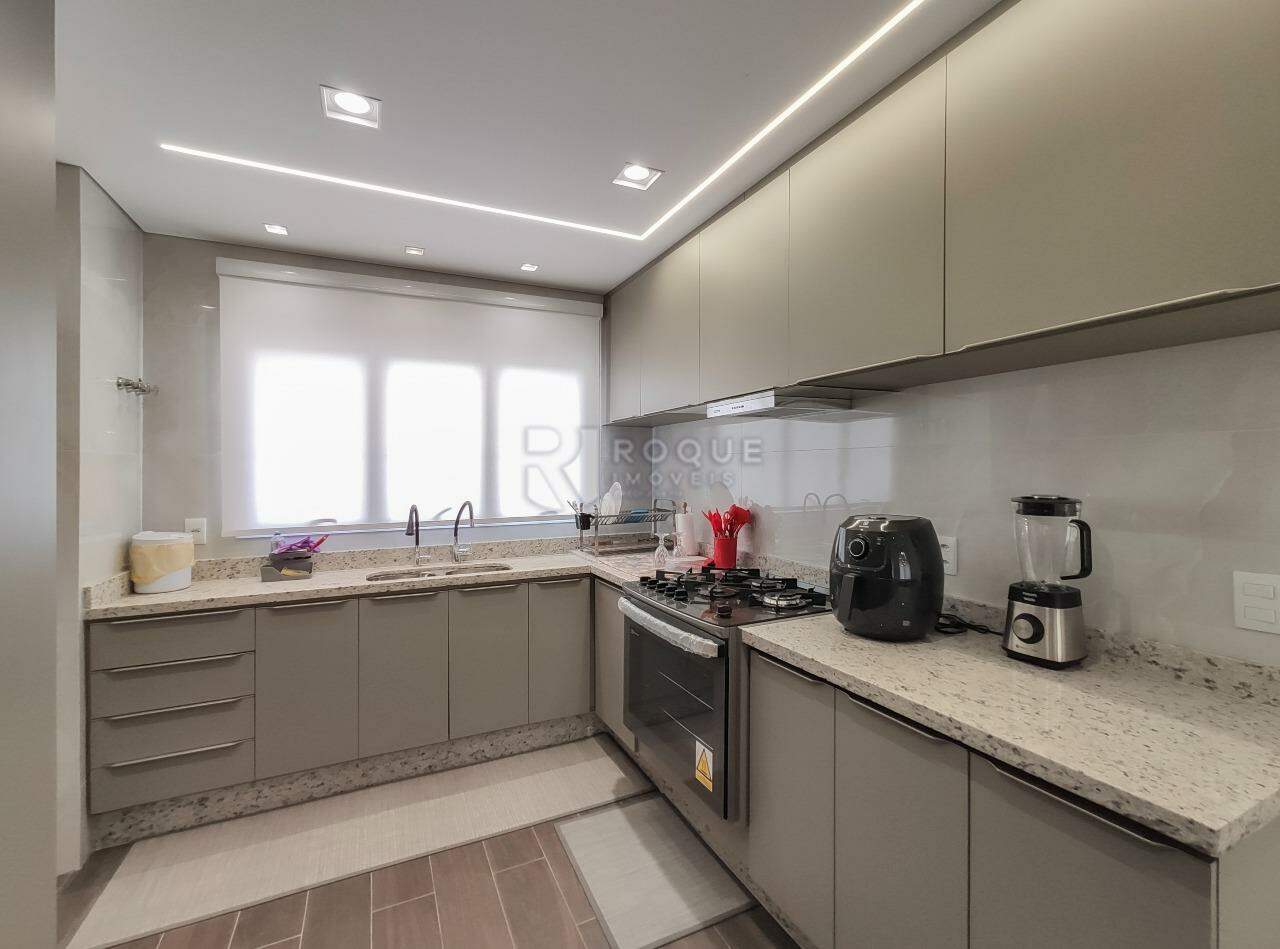 Apartamento para aluguel no bairro Jardim Aquárius: Cozinha 