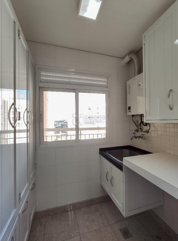 Apartamento para aluguel no bairro Desmembramento Oscar Antonio Breda: Área de serviço 