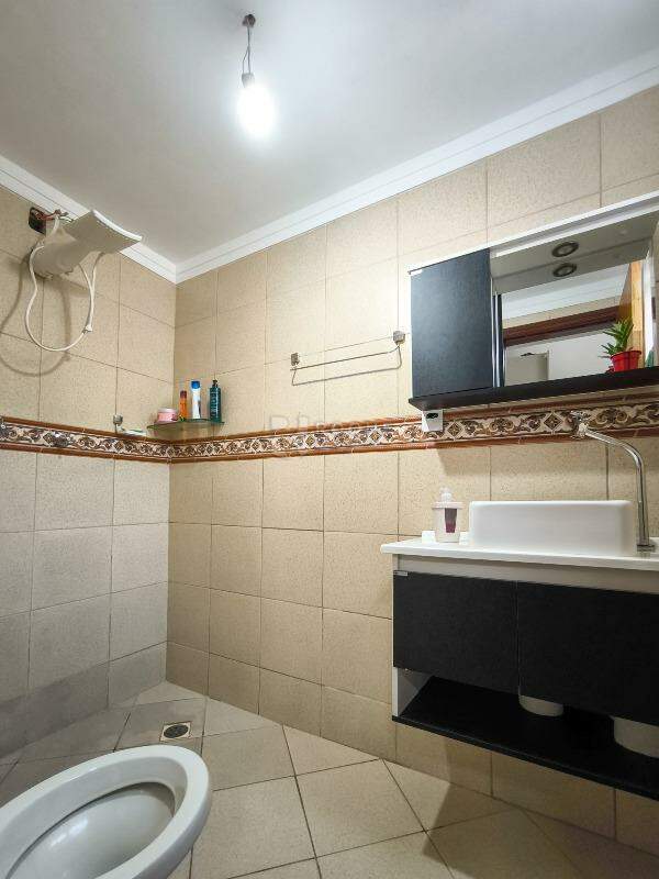 Casa Residencial à venda no bairro Jardim Santo André: WC SUÍTE 1
