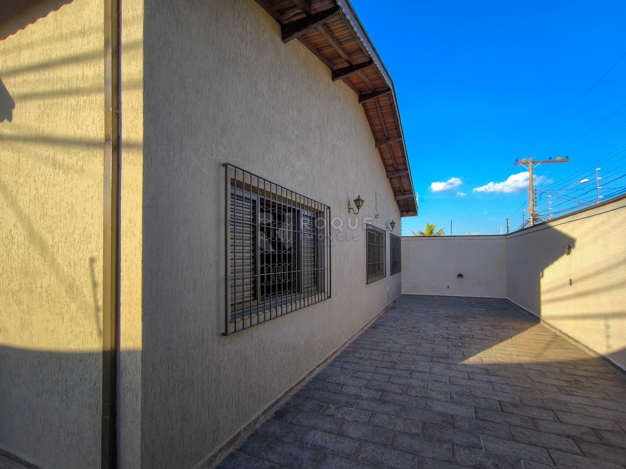Casa Residencial à venda no bairro Vila São Roque: LATERAL EXTERNA