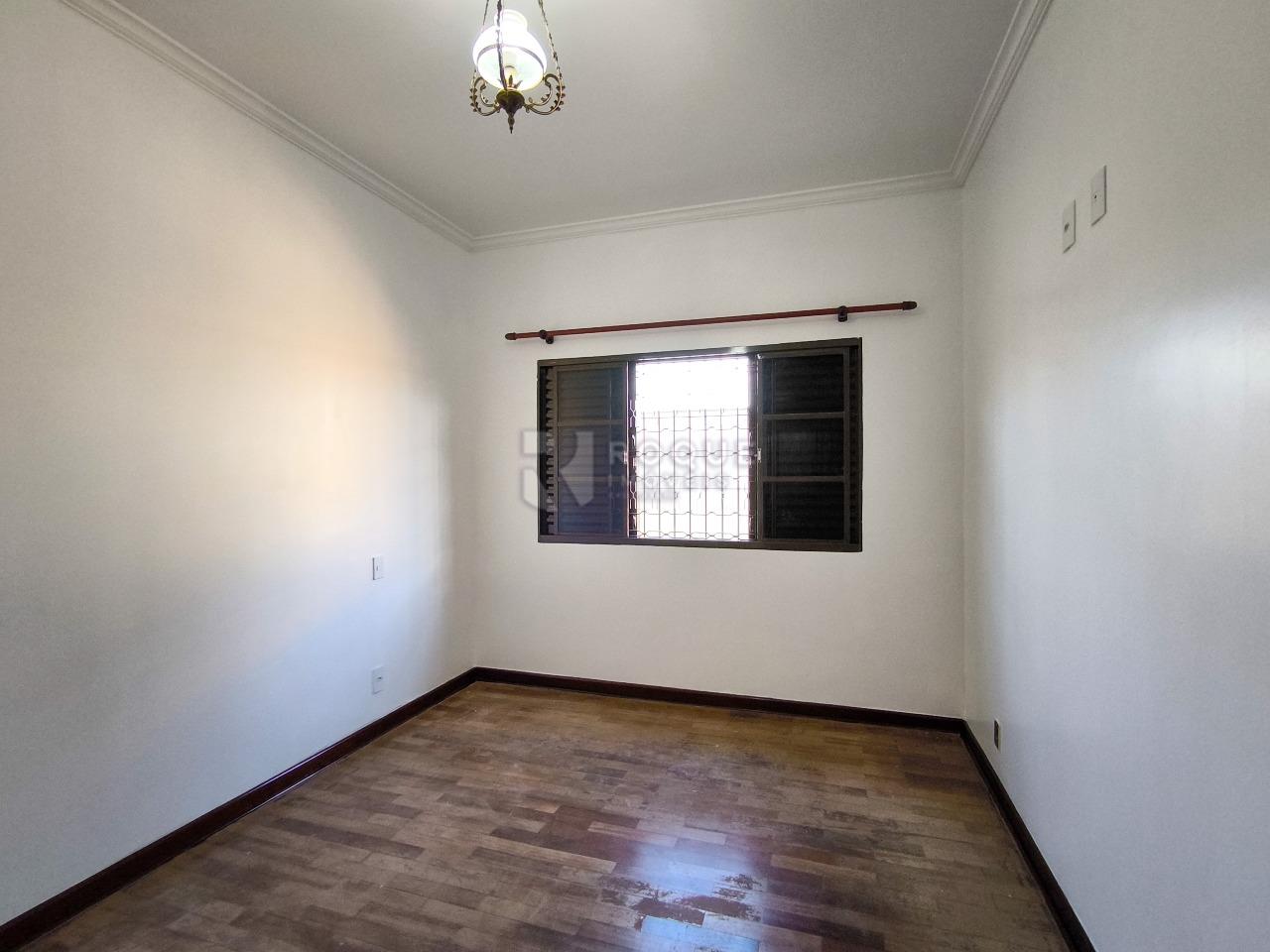 Casa Residencial à venda no bairro Vila São Roque: SUÍTE