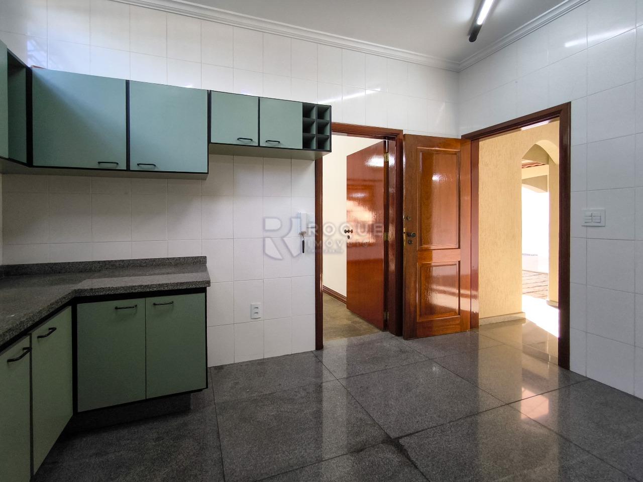 Casa Residencial à venda no bairro Vila São Roque: COZINHA