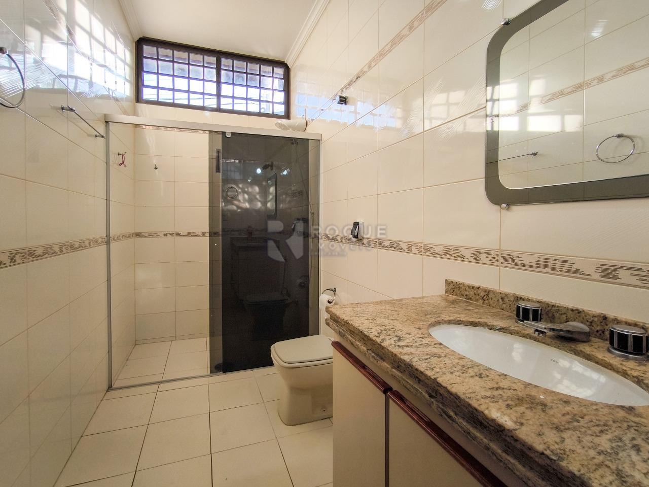 Casa Residencial à venda no bairro Vila São Roque: BANHEIRO SOCIAL