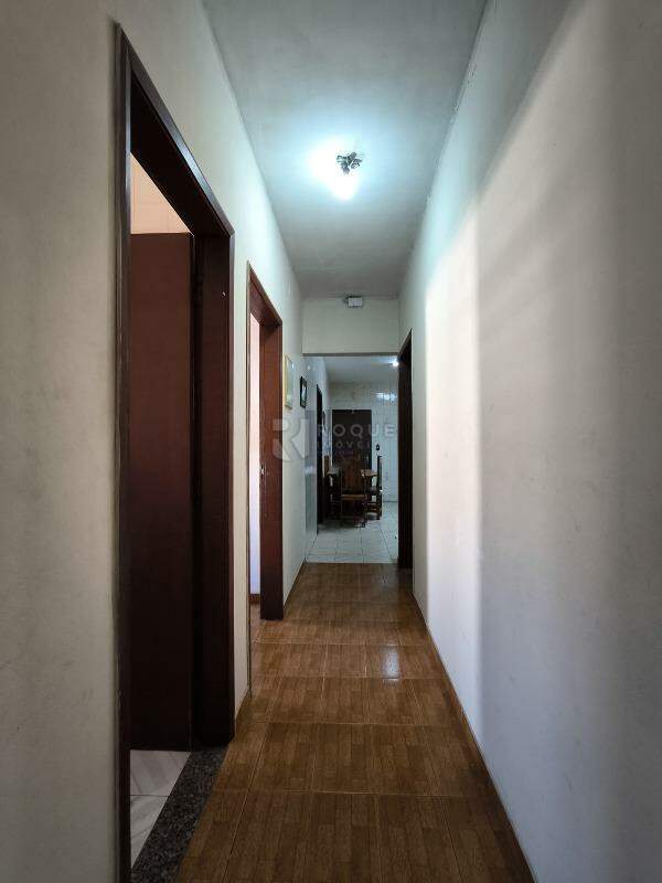 Casa Residencial à venda no bairro Parque Hippolyto: CORREDOR INTERNO
