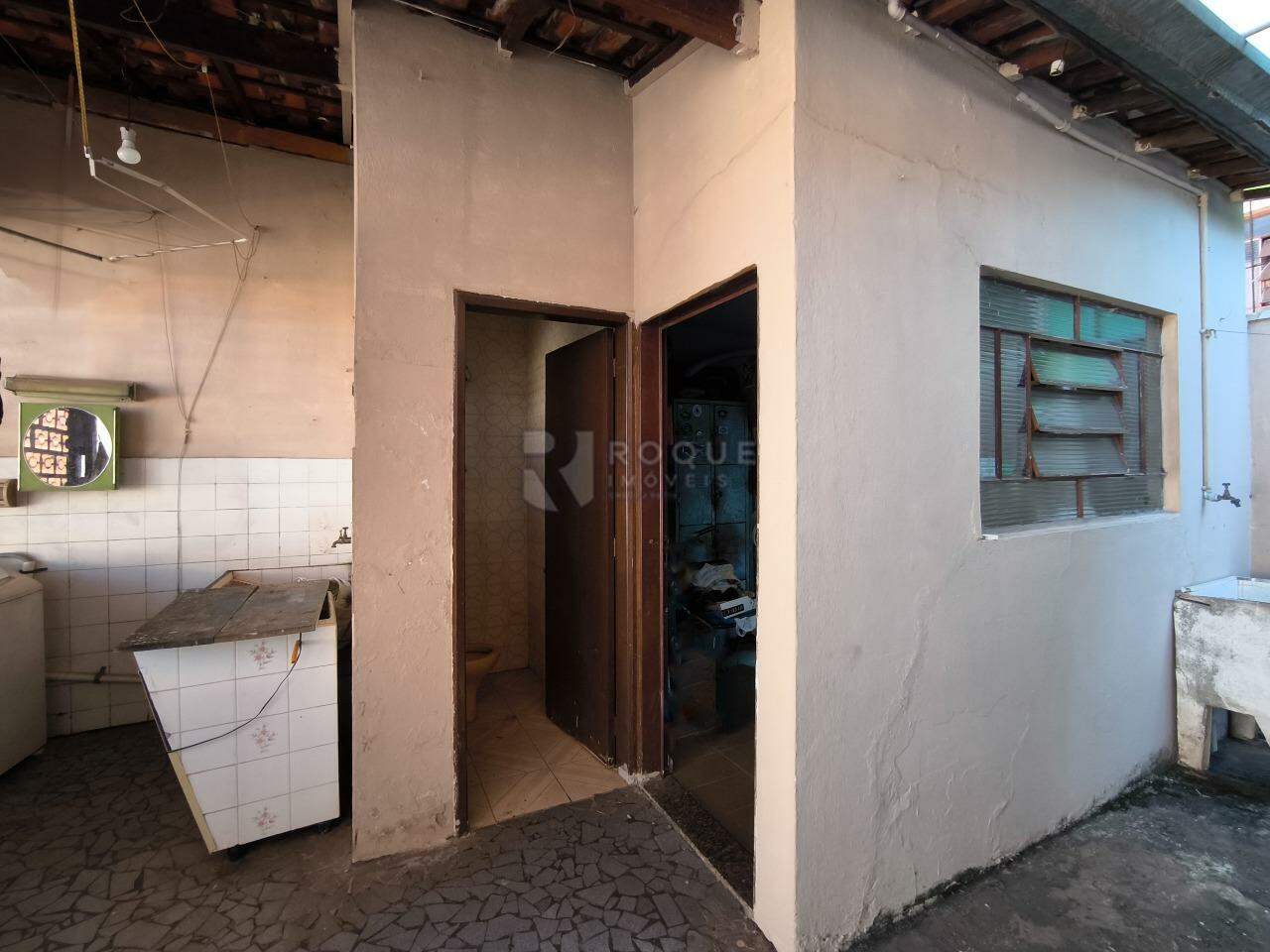 Casa Residencial à venda no bairro Parque Hippolyto: ÁREA DE SERVIÇO