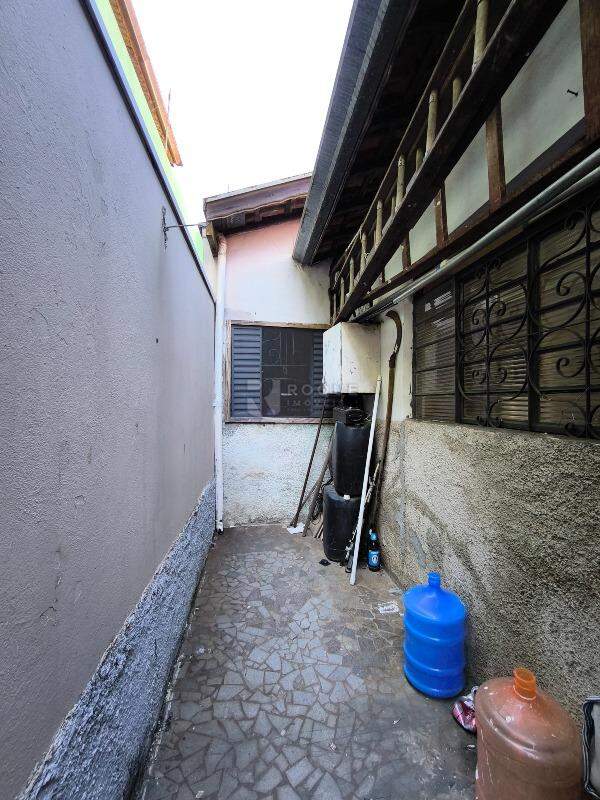 Casa Residencial à venda no bairro Parque Hippolyto: ÁREA DE VARAL