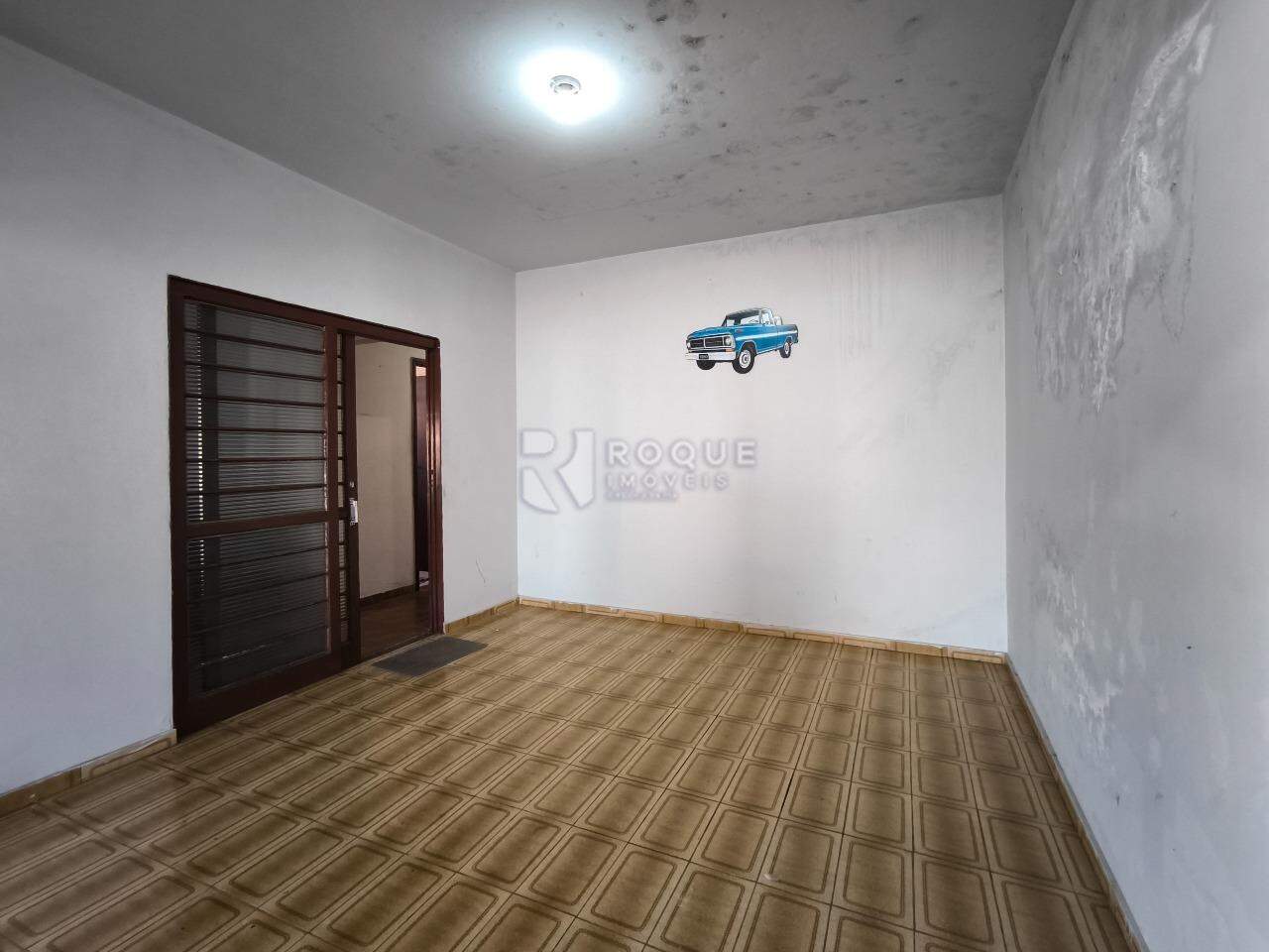 Casa Residencial à venda no bairro Parque Hippolyto: GARAGEM