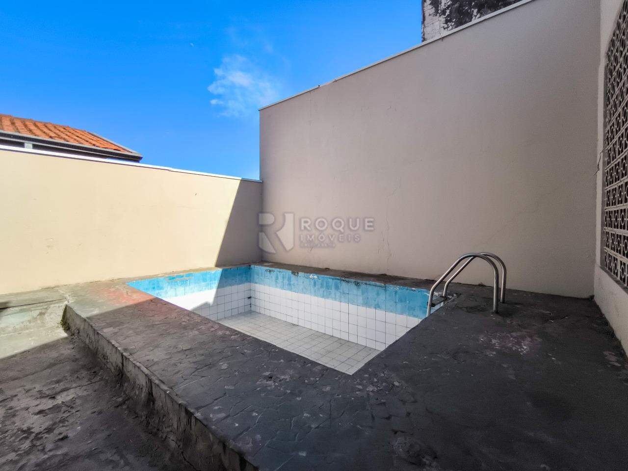 Casa Residencial à venda no bairro Parque Hippolyto: PISCINA