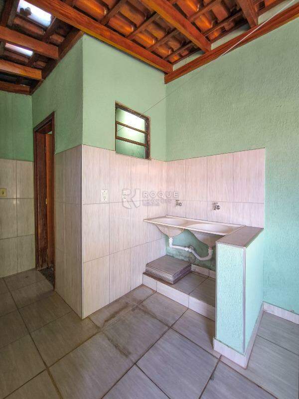 Casa Residencial à venda no bairro Jardim Ipanema: LAVANDERIA