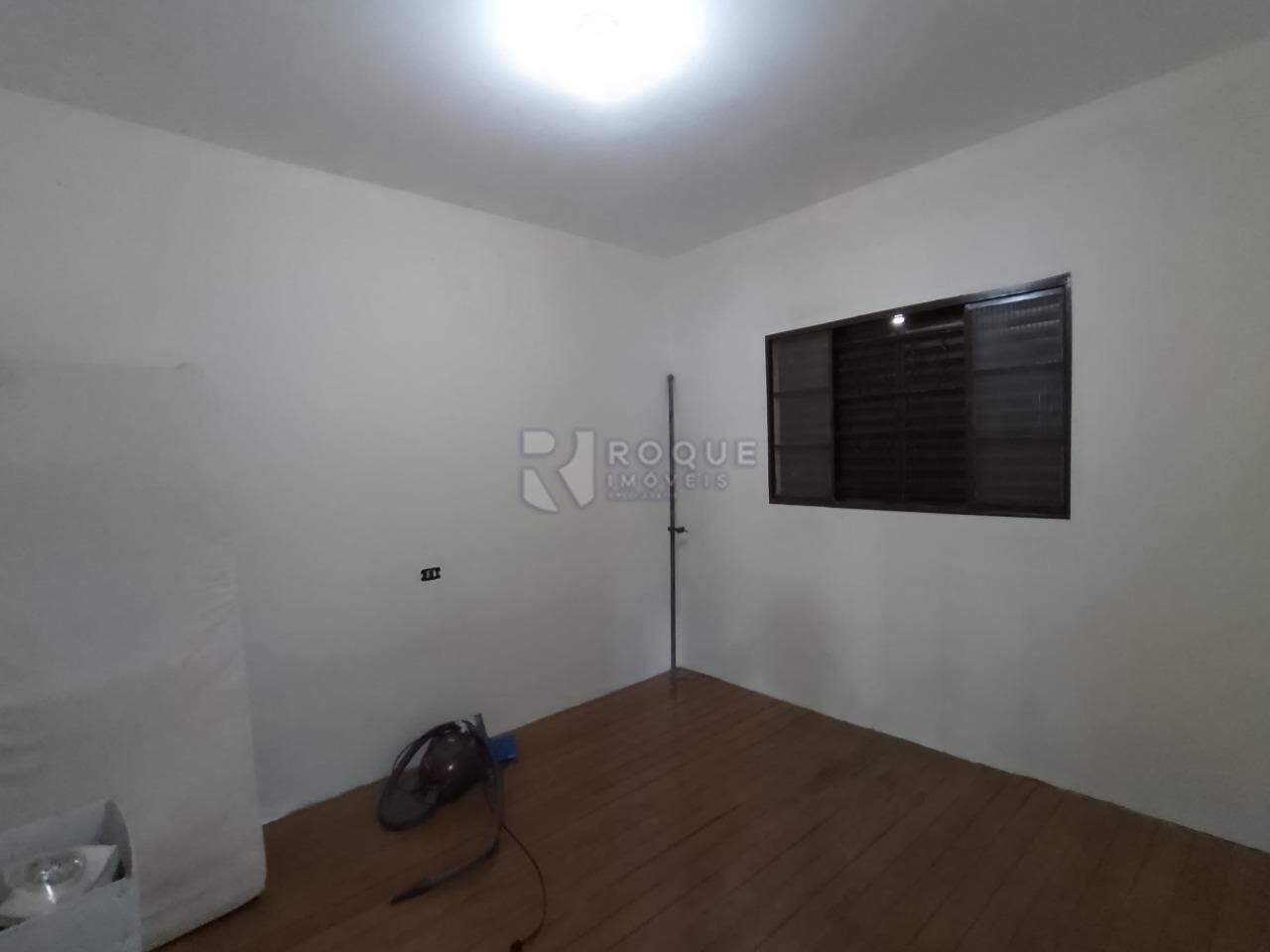 Casa com salão para aluguel no bairro Jardim São Manoel: Dormitório 3