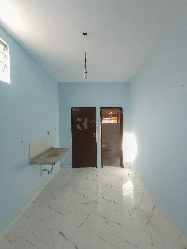 Casa com salão para aluguel no bairro Jardim São Manoel: Salão